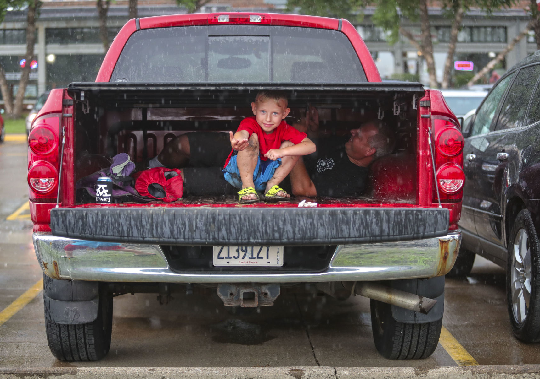070419-mda-nws-redwhiteboom-014